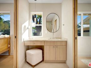 5853 Keokuk Avenue, Woodland Hills CA 91367