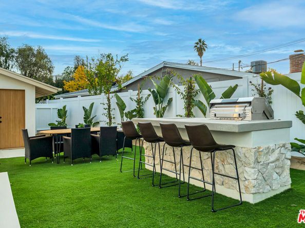 5853 Keokuk Avenue, Woodland Hills CA 91367