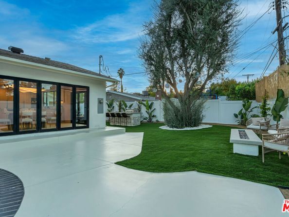 5853 Keokuk Avenue, Woodland Hills CA 91367