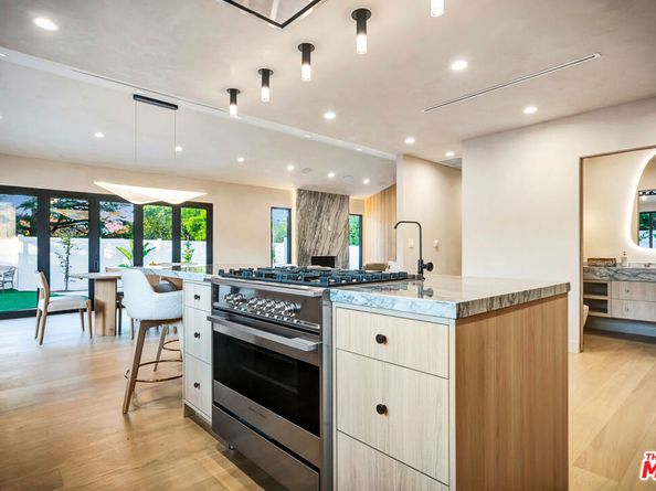 5853 Keokuk Avenue, Woodland Hills CA 91367