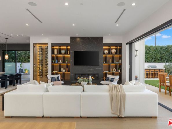 5003 Mammoth Avenue, Sherman Oaks CA 91423