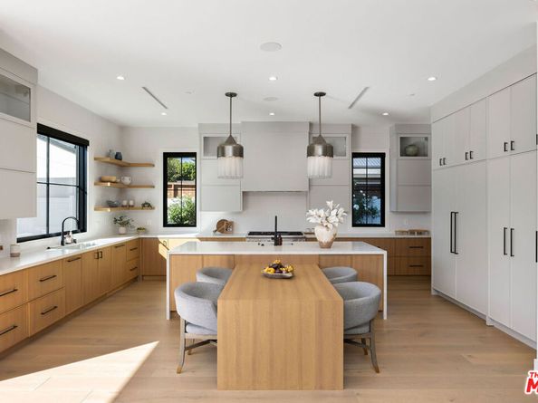 5003 Mammoth Avenue, Sherman Oaks CA 91423