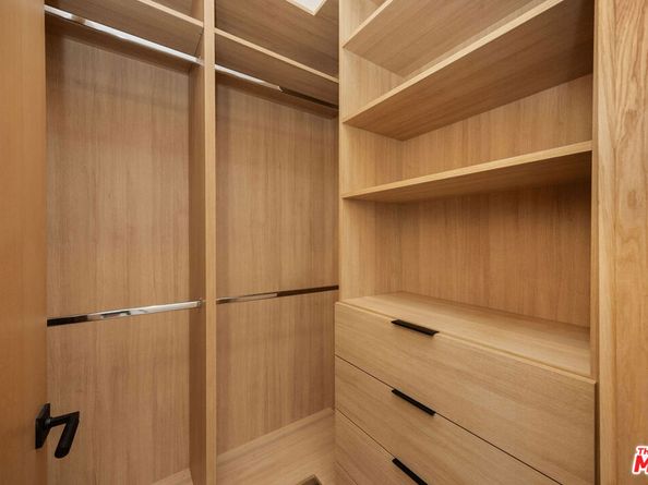 5003 Mammoth Avenue, Sherman Oaks CA 91423