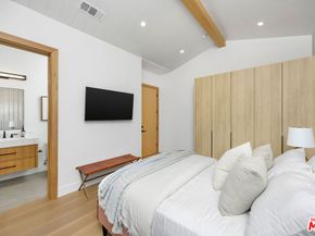 5003 Mammoth Avenue, Sherman Oaks CA 91423