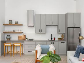 5003 Mammoth Avenue, Sherman Oaks CA 91423