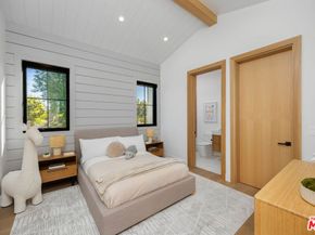 5003 Mammoth Avenue, Sherman Oaks CA 91423