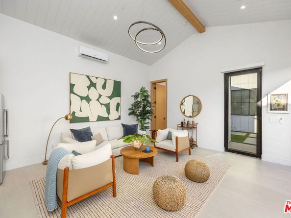 5003 Mammoth Avenue, Sherman Oaks CA 91423