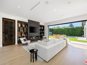 5003 Mammoth Avenue, Sherman Oaks CA 91423