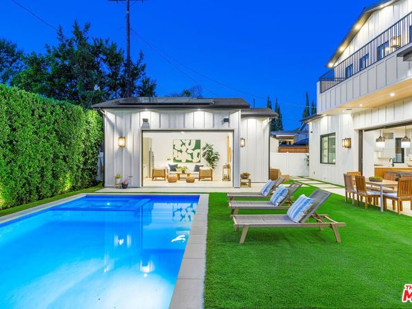 5003 Mammoth Avenue, Sherman Oaks CA 91423