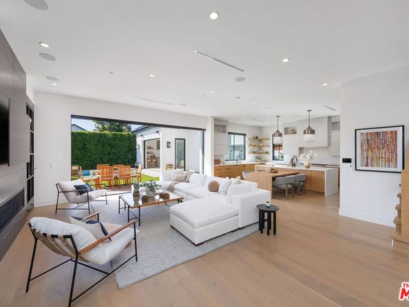 5003 Mammoth Avenue, Sherman Oaks CA 91423