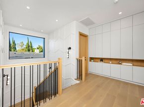 5003 Mammoth Avenue, Sherman Oaks CA 91423