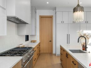 5003 Mammoth Avenue, Sherman Oaks CA 91423