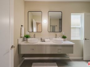 1826 W 78th Street, Los Angeles CA 90047