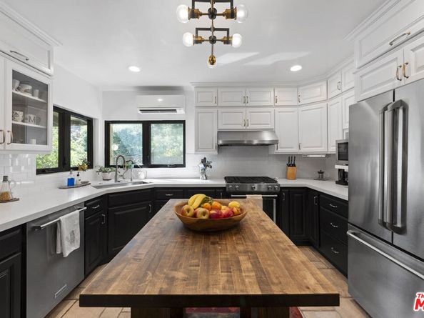 840 Country Club Drive, Burbank CA 91501