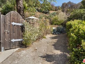 840 Country Club Drive, Burbank CA 91501