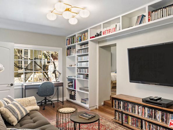 840 Country Club Drive, Burbank CA 91501