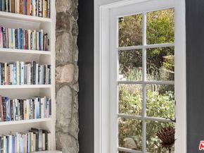 840 Country Club Drive, Burbank CA 91501