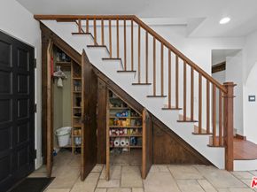 840 Country Club Drive, Burbank CA 91501