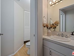 102 N Sweetzer Avenue 106, Los Angeles CA 90048