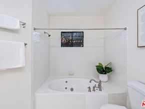 102 N Sweetzer Avenue 106, Los Angeles CA 90048