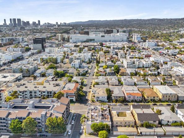 102 N Sweetzer Avenue 106, Los Angeles CA 90048