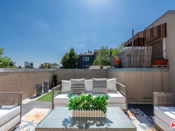 102 N Sweetzer Avenue 106, Los Angeles CA 90048