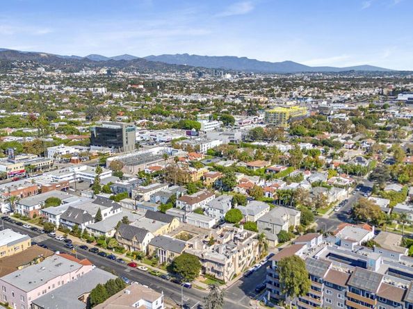 102 N Sweetzer Avenue 106, Los Angeles CA 90048