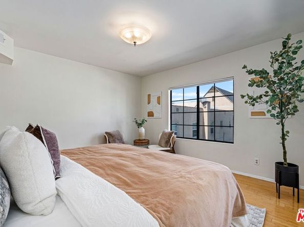 102 N Sweetzer Avenue 106, Los Angeles CA 90048