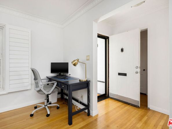 3906 S Victoria Avenue, View Park CA 90008