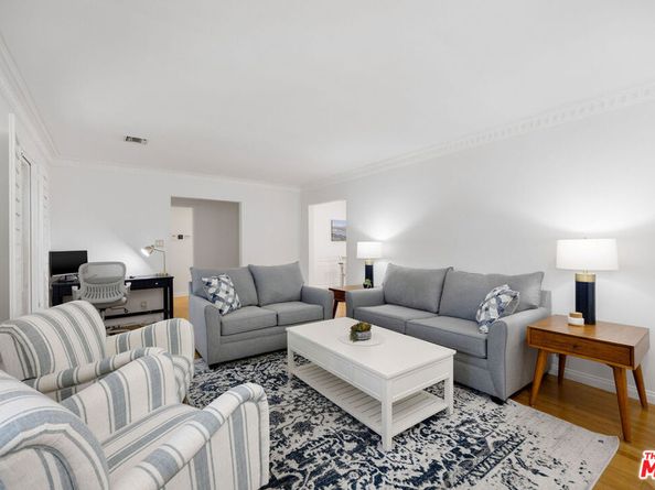 3906 S Victoria Avenue, View Park CA 90008