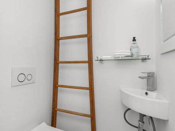 3906 S Victoria Avenue, View Park CA 90008