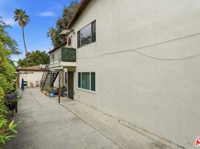 2810 Kansas Avenue, Santa Monica CA 90404