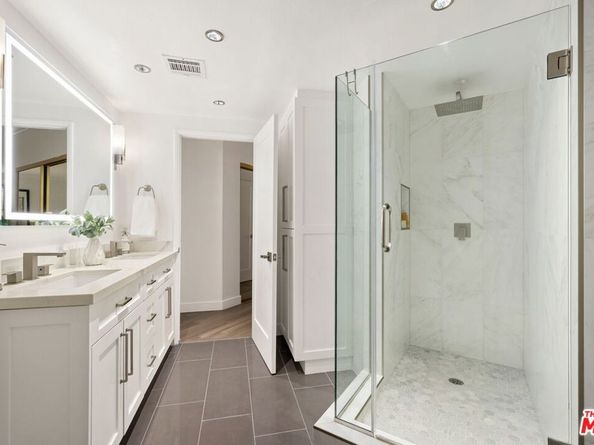 1630 S Bentley Avenue 202, Los Angeles CA 90025