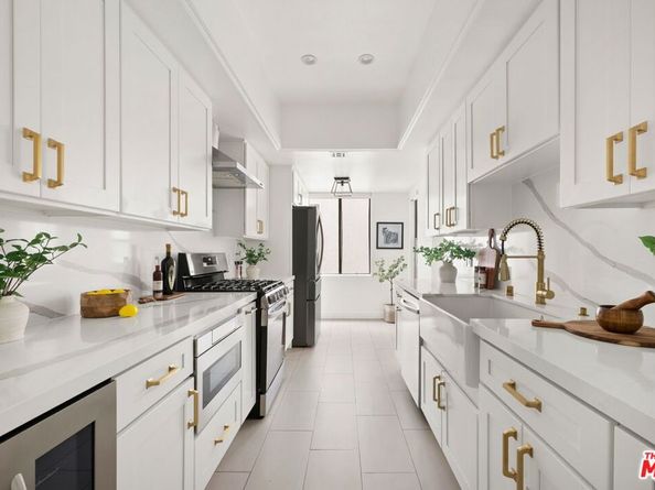 1630 S Bentley Avenue 202, Los Angeles CA 90025