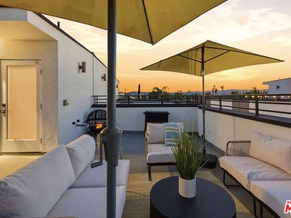 6707 N Sepulveda Boulevard, Van Nuys CA 91411