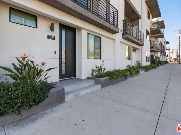 6707 N Sepulveda Boulevard, Van Nuys CA 91411