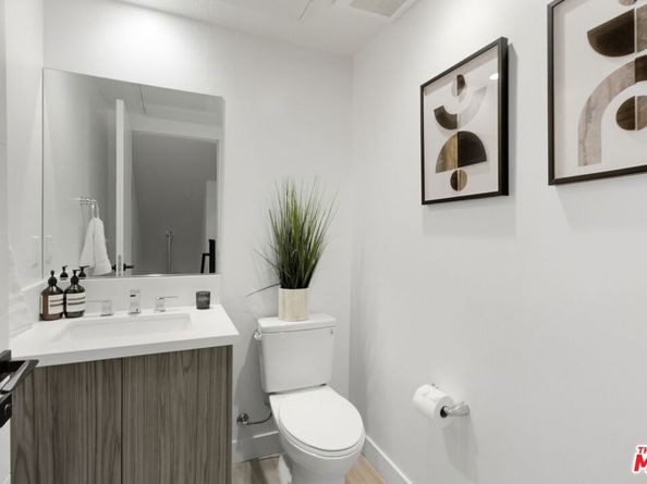 6707 N Sepulveda Boulevard, Van Nuys CA 91411