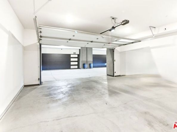 6707 N Sepulveda Boulevard, Van Nuys CA 91411