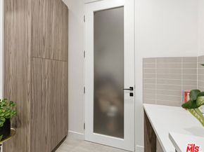 6707 N Sepulveda Boulevard, Van Nuys CA 91411