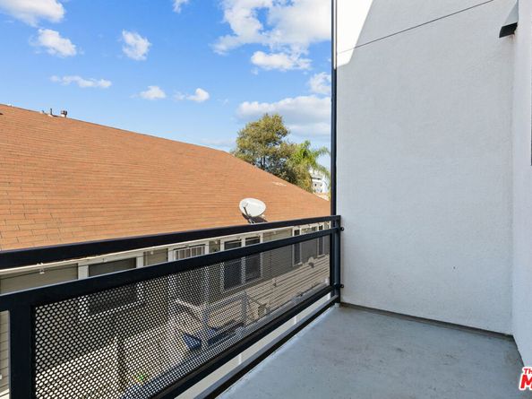 1110 -1112 W 40th Place, Los Angeles CA 90037