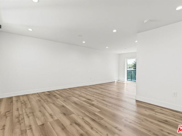 1110 -1112 W 40th Place, Los Angeles CA 90037