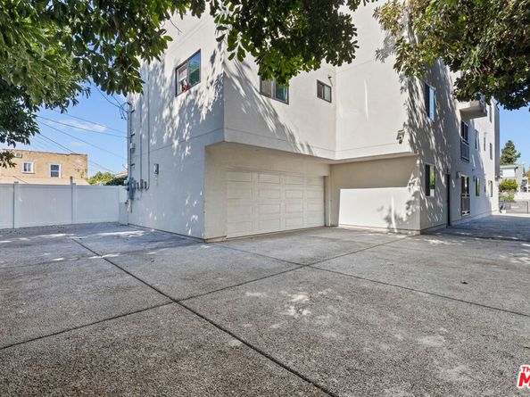 1110 -1112 W 40th Place, Los Angeles CA 90037