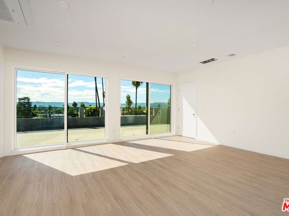 14631 Erwin Street, Van Nuys CA 91411