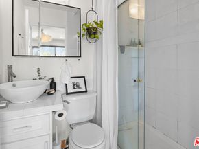 2500 Abbot Kinney Boulevard 7, Venice CA 90291