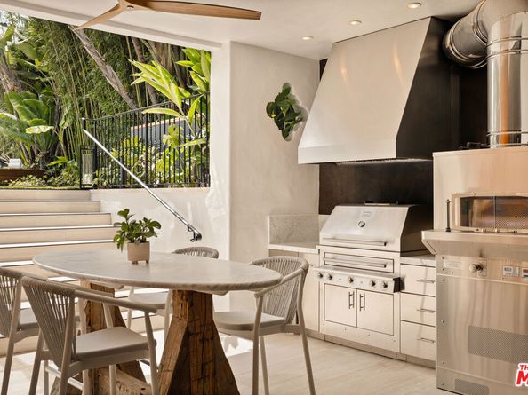 966 Palisades Beach Road, Santa Monica CA 90403