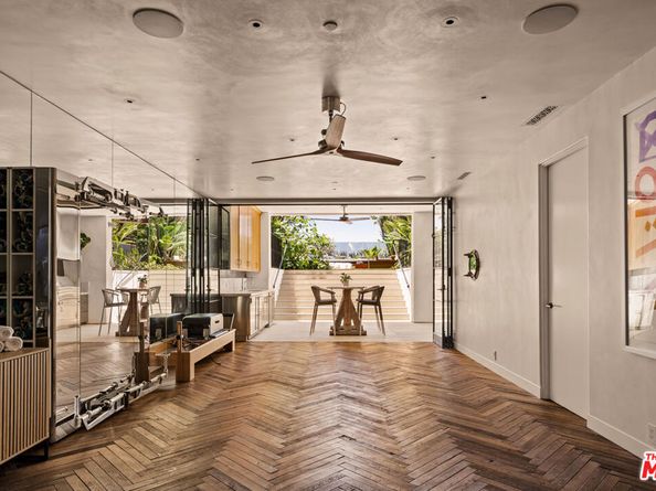 966 Palisades Beach Road, Santa Monica CA 90403