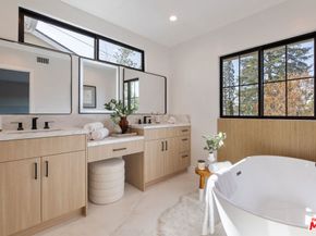 5032 Bluebell Avenue, Valley Village CA 91607