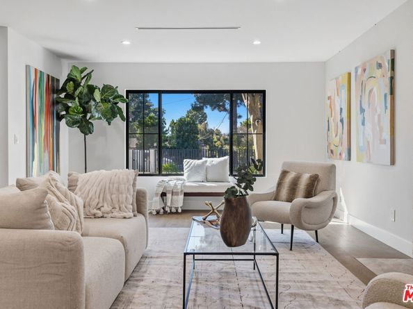 5032 Bluebell Avenue, Valley Village CA 91607