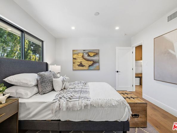 5032 Bluebell Avenue, Valley Village CA 91607