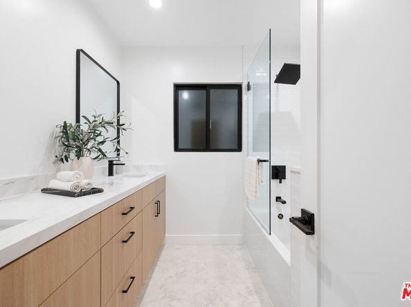 5032 Bluebell Avenue, Valley Village CA 91607